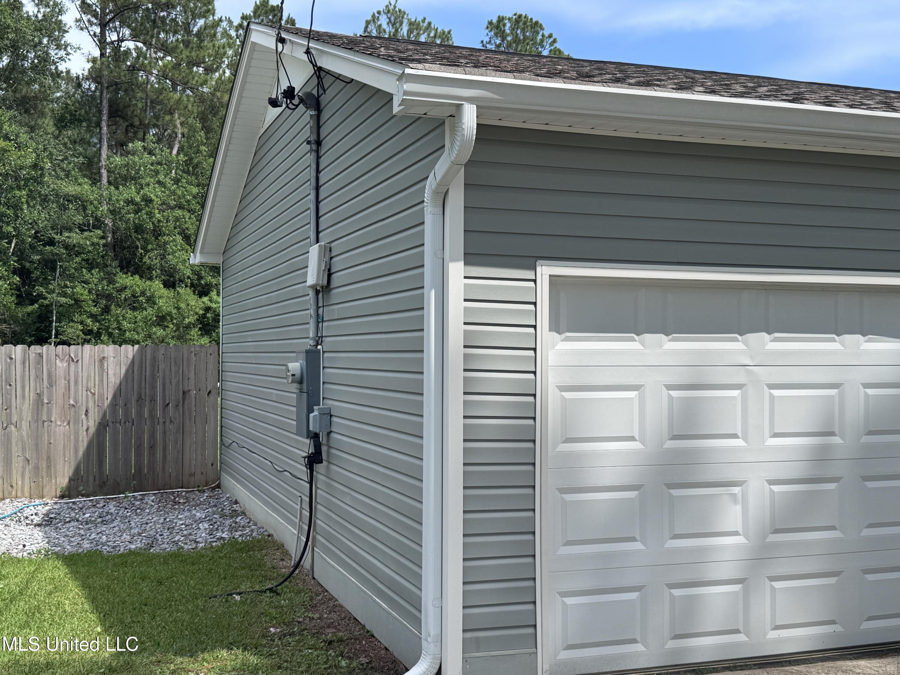 13100 Lorraine Road Biloxi, MS 39532 - Photo 2 of 22 Side House RV 50 AMP
