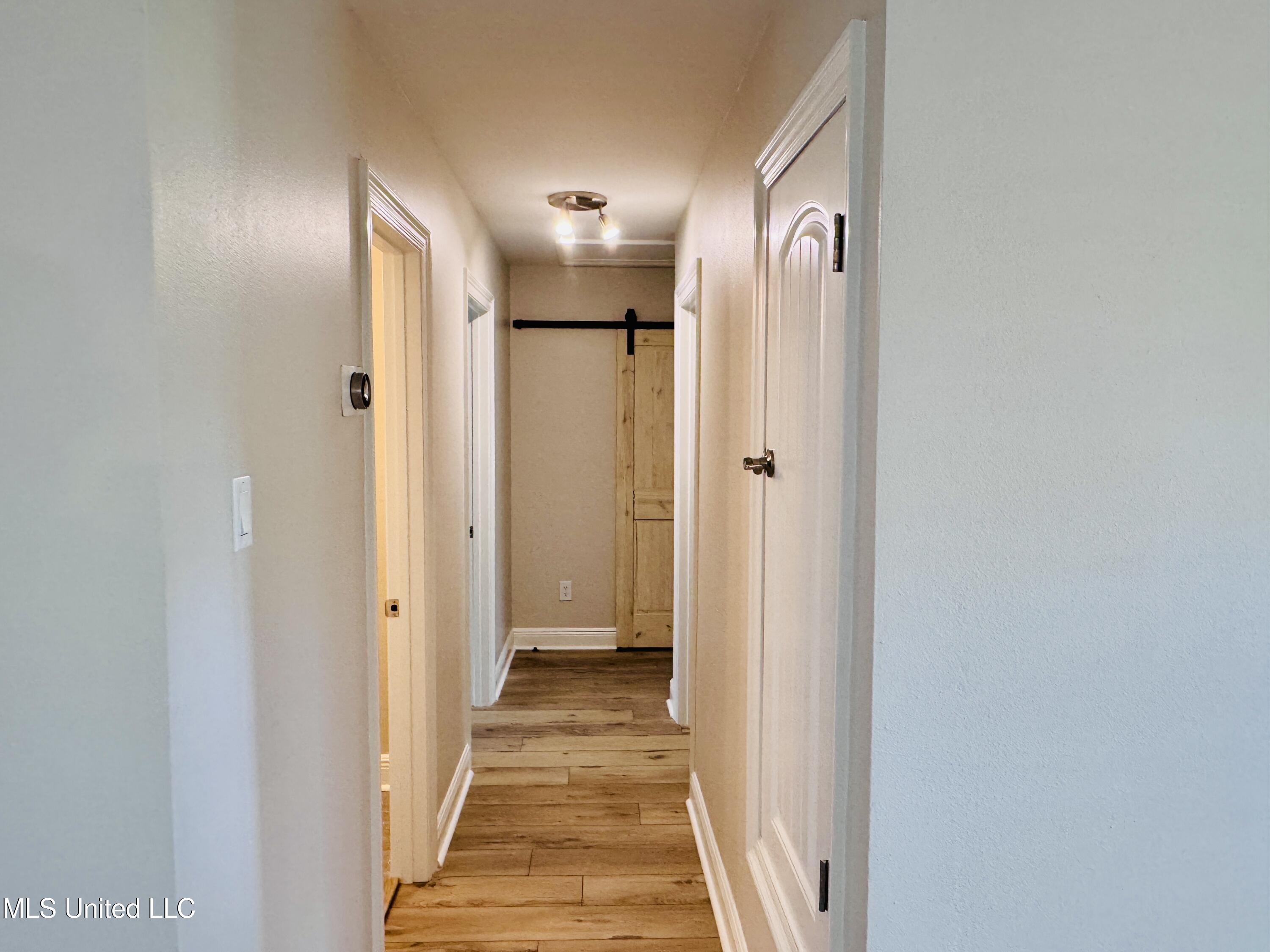 13100 Lorraine Road Biloxi, MS 39532 - Photo 10 of 22 Hallway