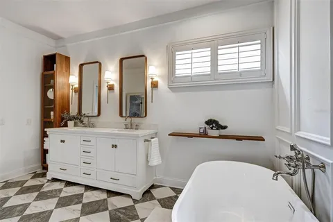 $700,000 | 6011 Williamsburg Way, Tampa, FL 33625