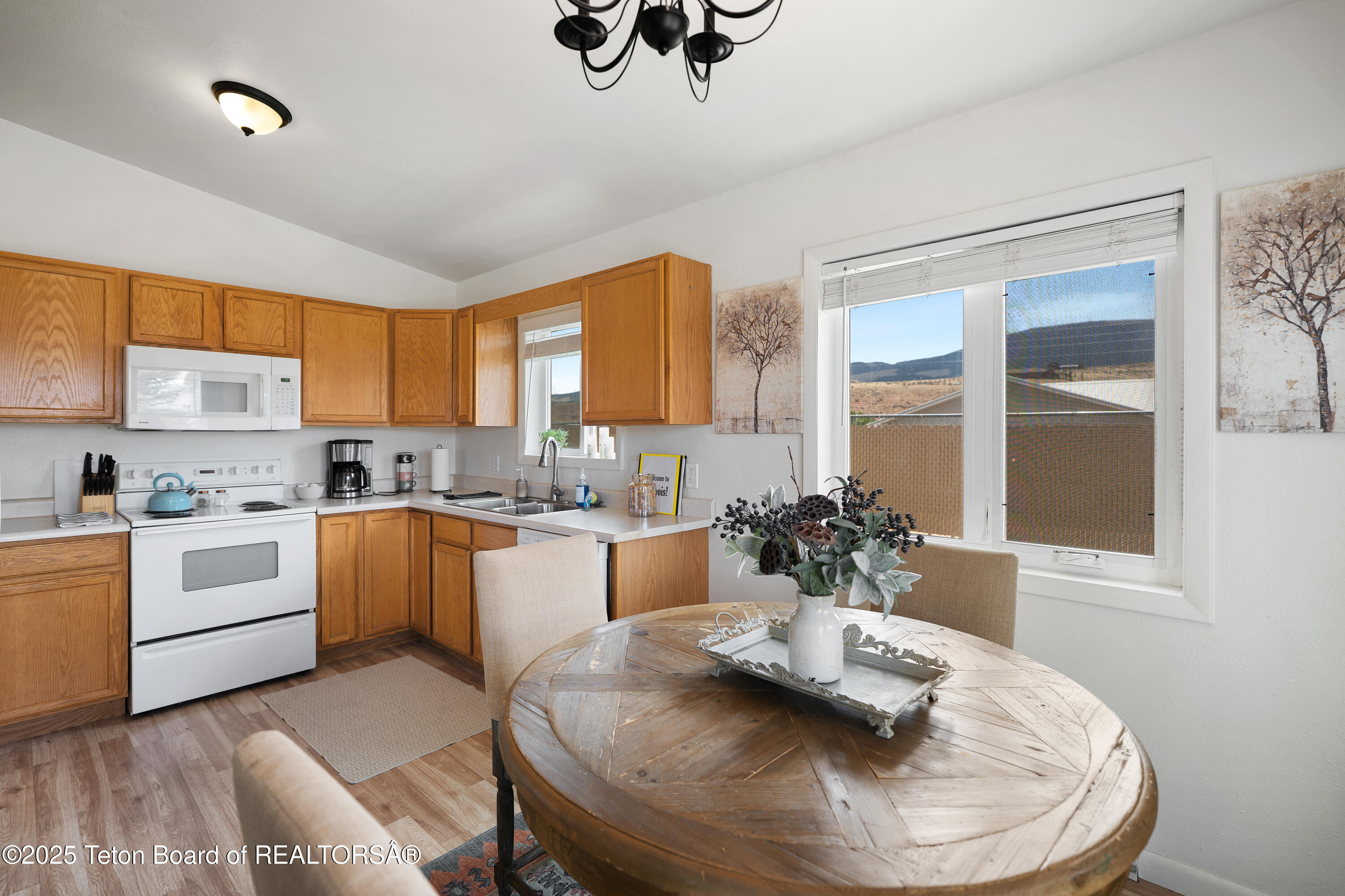 100 Taylor Creek Road Dubois, WY 82513 - Photo 10 of 28 09