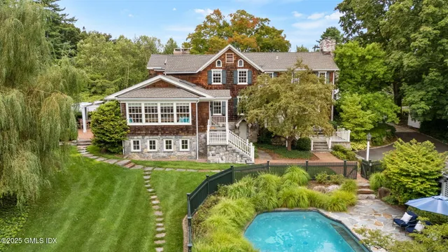 $4,500,000 | 379 Round Hill Road, Greenwich, CT 06831