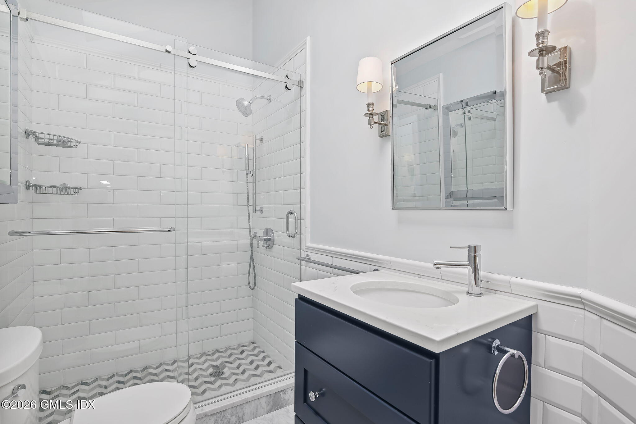 379 Round Hill Road Greenwich, CT 06831 - Photo 18 of 32 51-web-or-mls-379-round-hill-rd