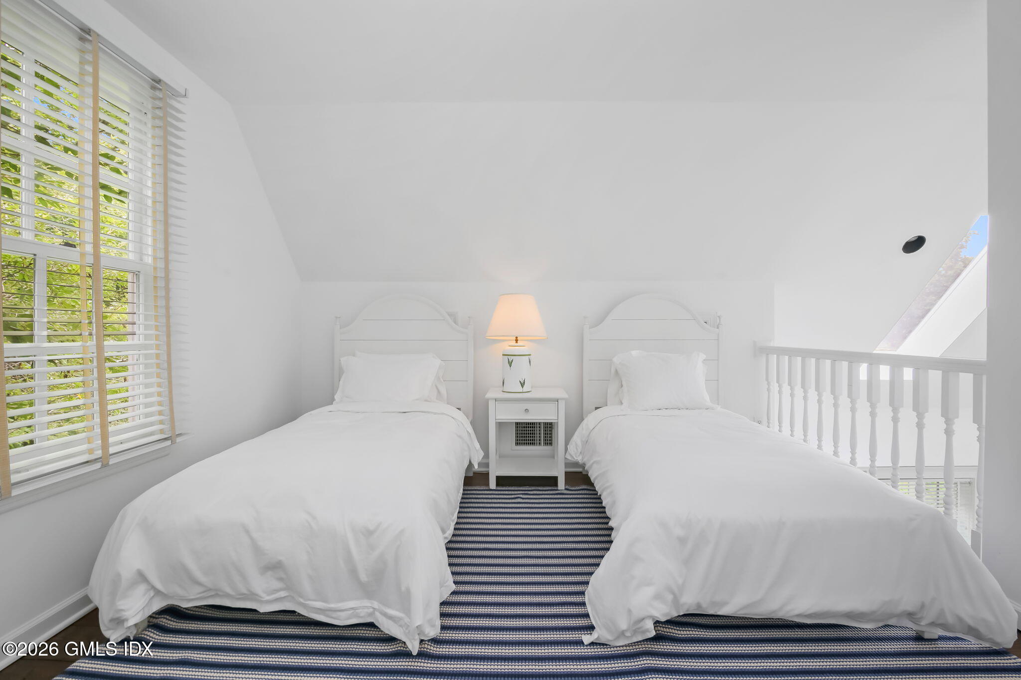 379 Round Hill Road Greenwich, CT 06831 - Photo 24 of 32 71-web-or-mls-379-round-hill-rd