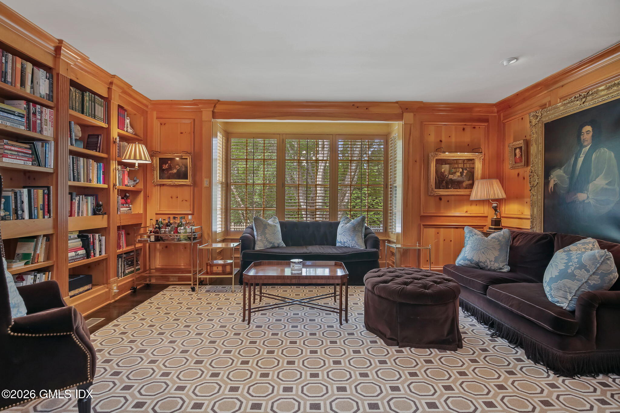 379 Round Hill Road Greenwich, CT 06831 - Photo 4 of 32 14-web-or-mls-379-round-hill-rd (1)