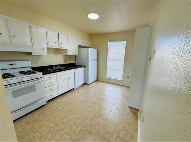 $1,350 | 628 Papworth Avenue, Unit B, Metairie, LA 70005