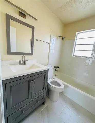 $1,350 | 628 Papworth Avenue, Unit B, Metairie, LA 70005