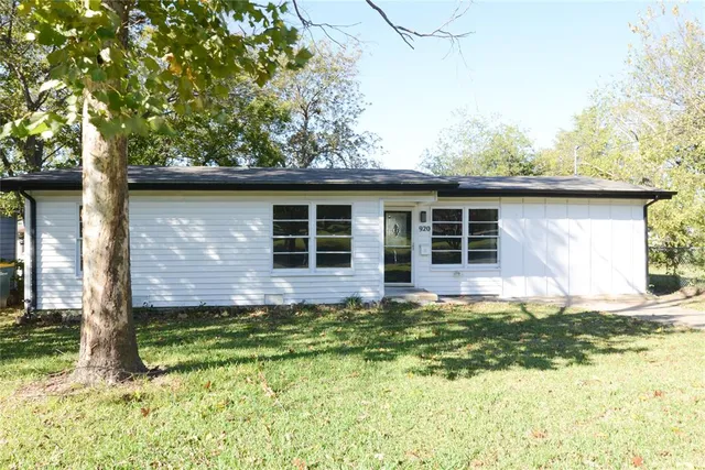 $147,750 | 920 South Austin Street, Sherman, TX 75090