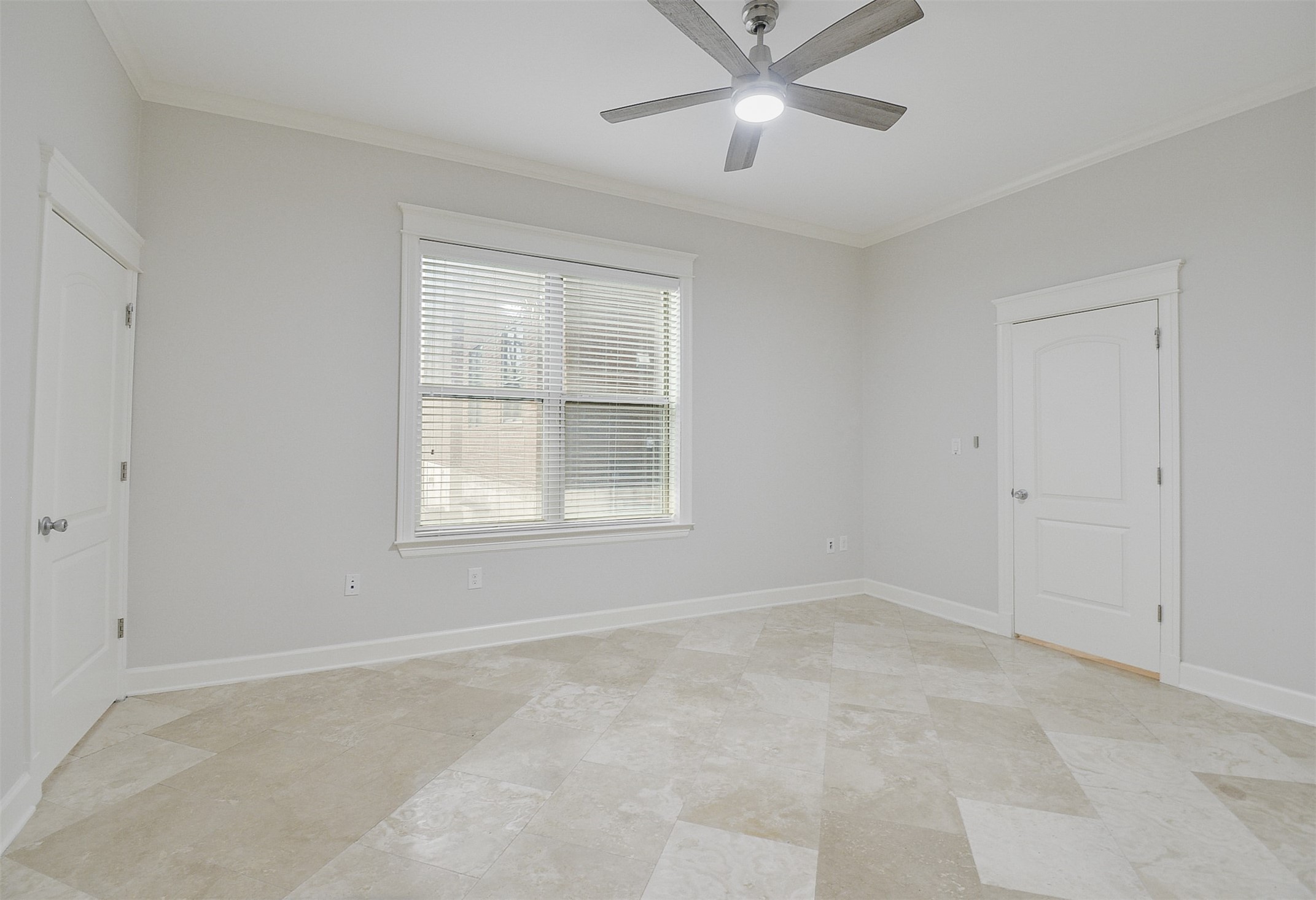 2802 Morrison Street, Unit 109 Houston, TX 77009 - Photo 18 of 40 Primary bedroom.