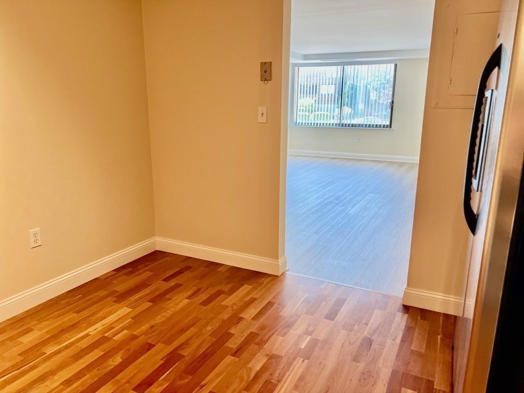 402 Paradise Road, Unit 1C Swampscott, MA 01907 - Photo 17 of 27