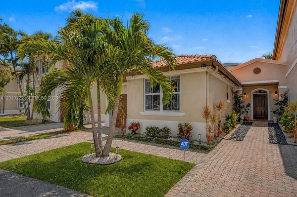 $515,000 | 14231 Northwest 83rd Avenue, Miami Lakes, FL 33016