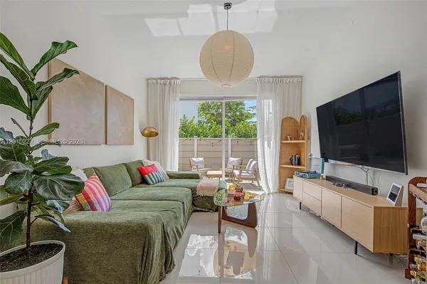 $515,000 | 14231 Northwest 83rd Avenue, Miami Lakes, FL 33016