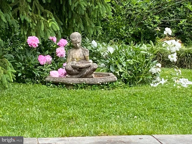 $1,875 | 7805 B Accotink Place, Alexandria, VA 22308