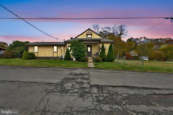 $199,900 | 307 South Wylam Street, Frackville, PA 17931