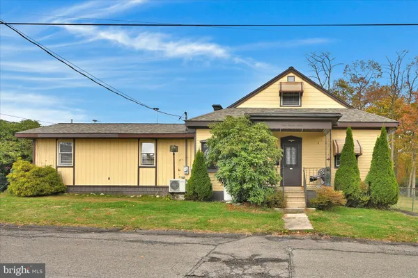 $199,900 | 307 South Wylam Street, Frackville, PA 17931