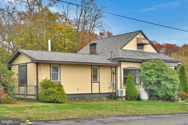$199,900 | 307 South Wylam Street, Frackville, PA 17931