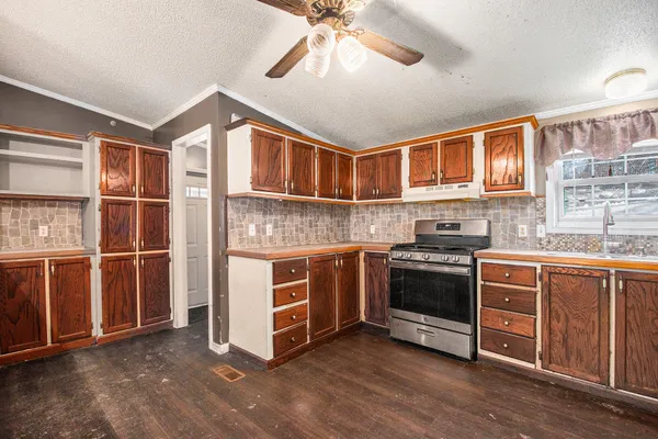 $219,000 | 2348 Segwun Avenue Southeast, Lowell, MI 49331