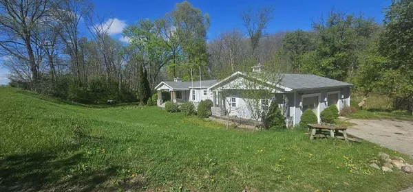 $219,000 | 2348 Segwun Avenue Southeast, Lowell, MI 49331