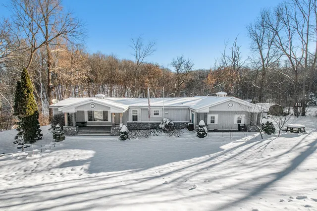 $265,000 | 2348 Segwun Avenue Southeast, Lowell, MI 49331