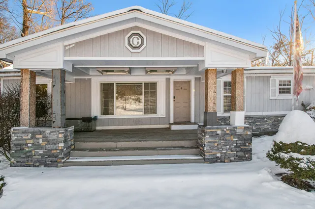 $265,000 | 2348 Segwun Avenue Southeast, Lowell, MI 49331