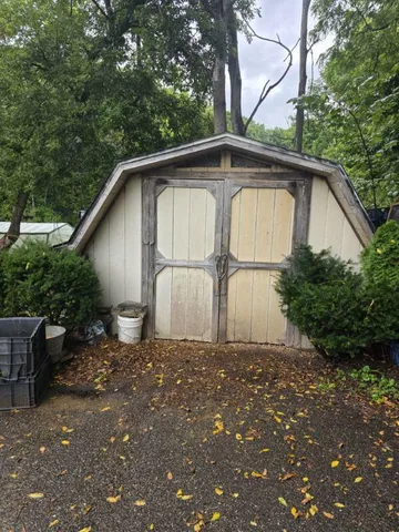 $265,000 | 2348 Segwun Avenue Southeast, Lowell, MI 49331