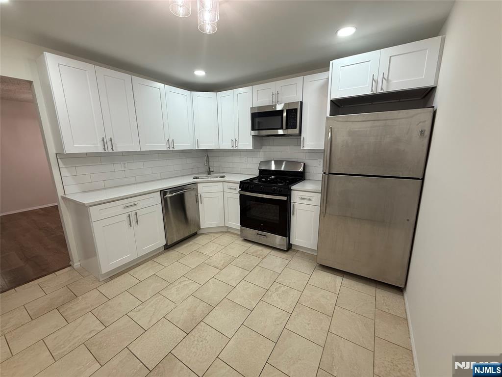 250 Larch Lane Mahwah, NJ 07430 - Photo 8 of 20
