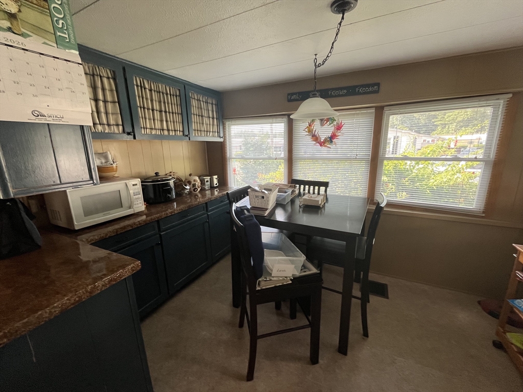 8 Thunderbird Road Marlborough, MA 01752 - Photo 3 of 10