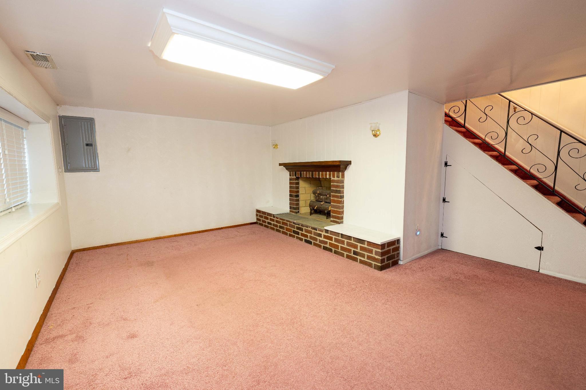 12704 Minden Road Philadelphia, PA 19154 - Photo 18 of 23 a view of an empty room with windows