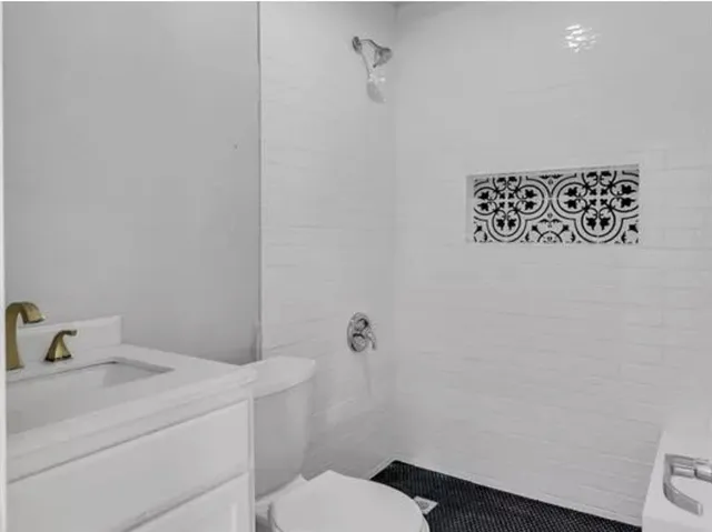 $1,850 | 3453 Wayside Avenue, Fort Worth, TX 76110