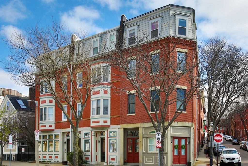 435 Main Street, Unit 4 Boston, MA 02129 - Photo 5 of 5