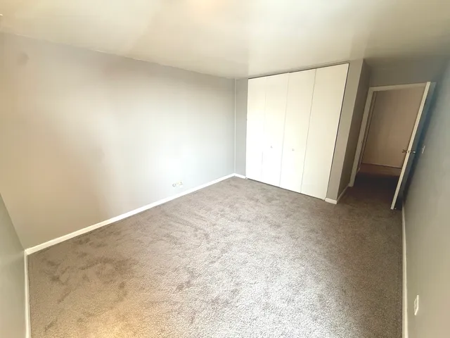 $182,500 | 6010 Oakwood Drive, Unit 5D, Lisle, IL 60532