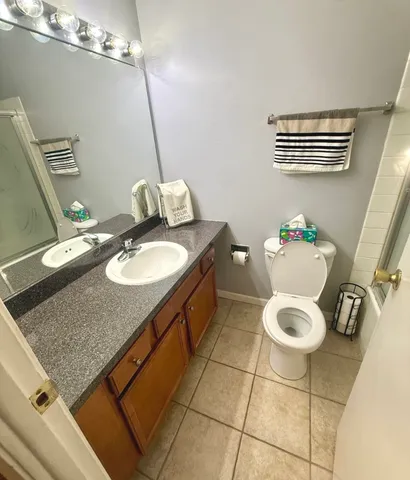 $182,500 | 6010 Oakwood Drive, Unit 5D, Lisle, IL 60532