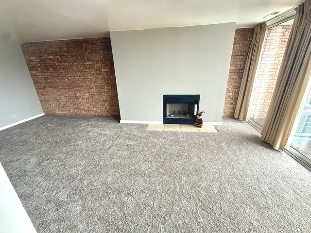 $182,500 | 6010 Oakwood Drive, Unit 5D, Lisle, IL 60532