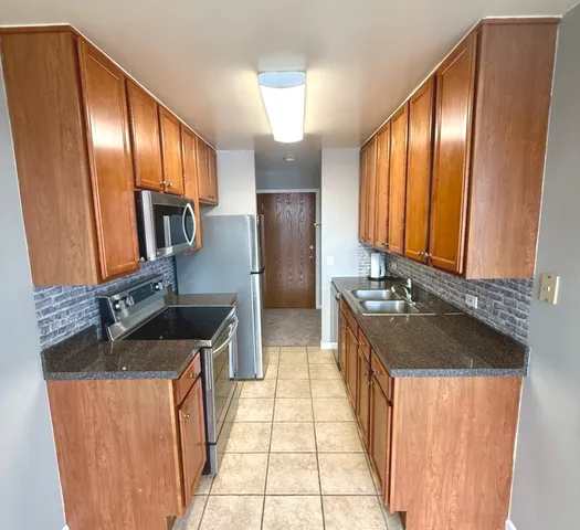 $182,500 | 6010 Oakwood Drive, Unit 5D, Lisle, IL 60532