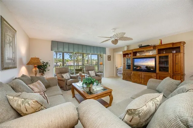 $2,400 | 5980 Amherst Drive, Unit D202, Naples, FL 34112