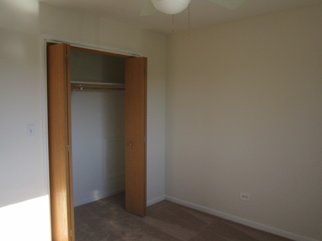 5724 West 111th Street, Unit 3B Chicago Ridge, IL 60415 - Photo 11 of 14 a view of an empty room