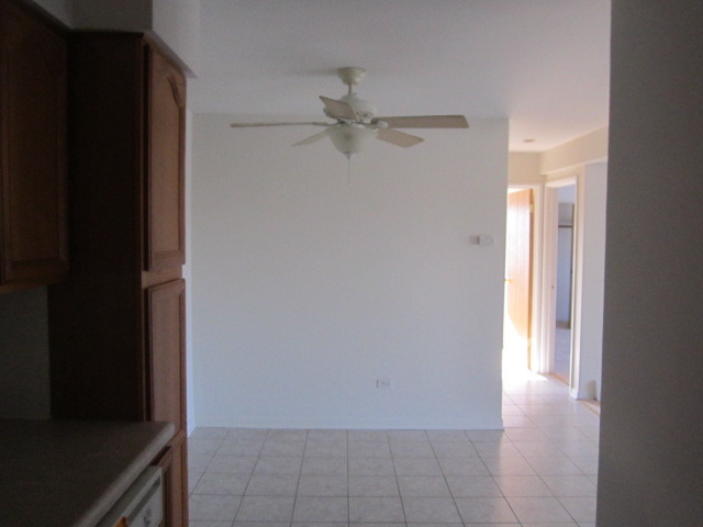 5724 West 111th Street, Unit 3B Chicago Ridge, IL 60415 - Photo 6 of 14 a view of an empty room