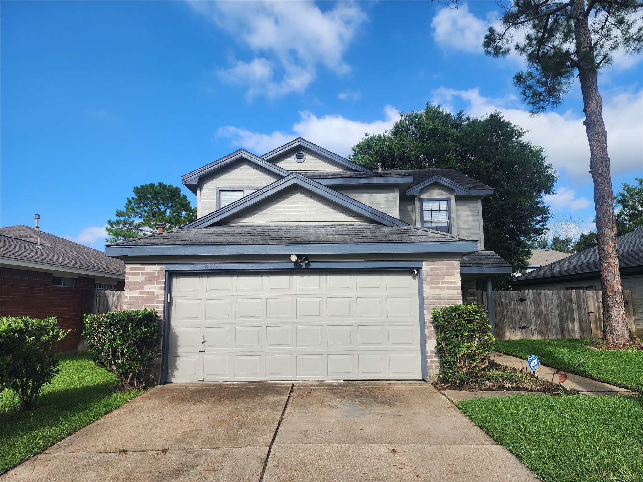8239 Viny Ridge Drive Houston, TX 77083 - Photo 2 of 10