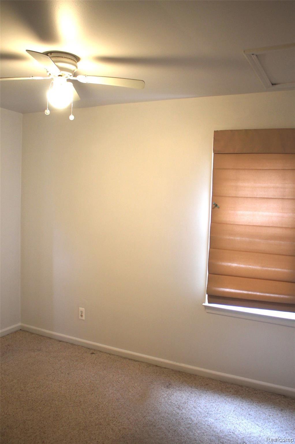 7445 Inkster Road Westland, MI 48185 - Photo 4 of 16 IMG_0127.jpg