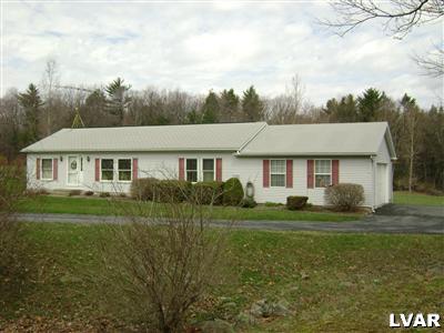 21 Winter Hill Road Effort, PA 18330 - Photo 1 of 5 a front view of a house with a yard