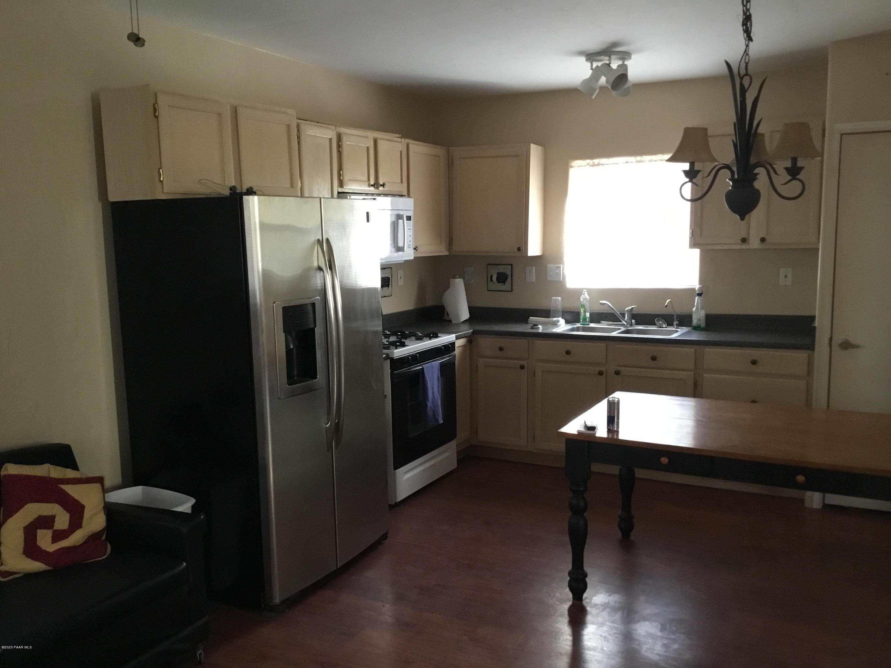33498 El Capitan Road Seligman, AZ 86337 - Photo 4 of 8 Kitchen