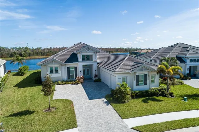 $2,300,000 | 14362 Laguna Springs Lane, Naples, FL 34114