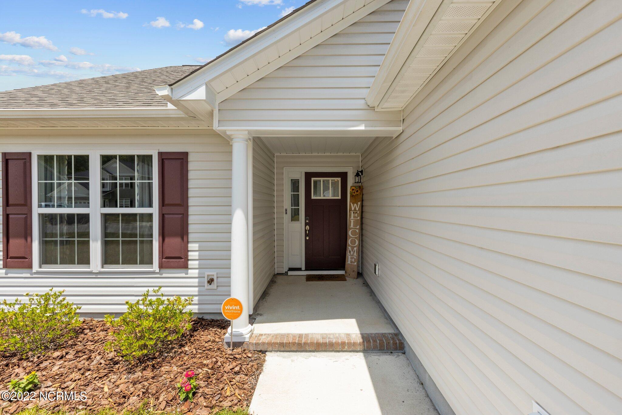 112 Station Yard Road New Bern, NC 28562 - Photo 2 of 29 Front porch