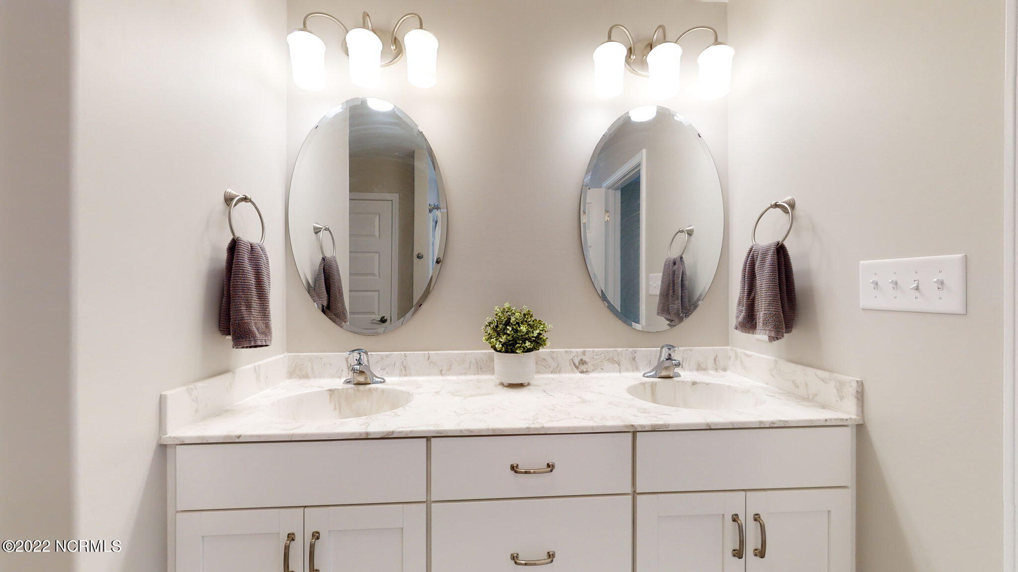 112 Station Yard Road New Bern, NC 28562 - Photo 23 of 29 master bathroom