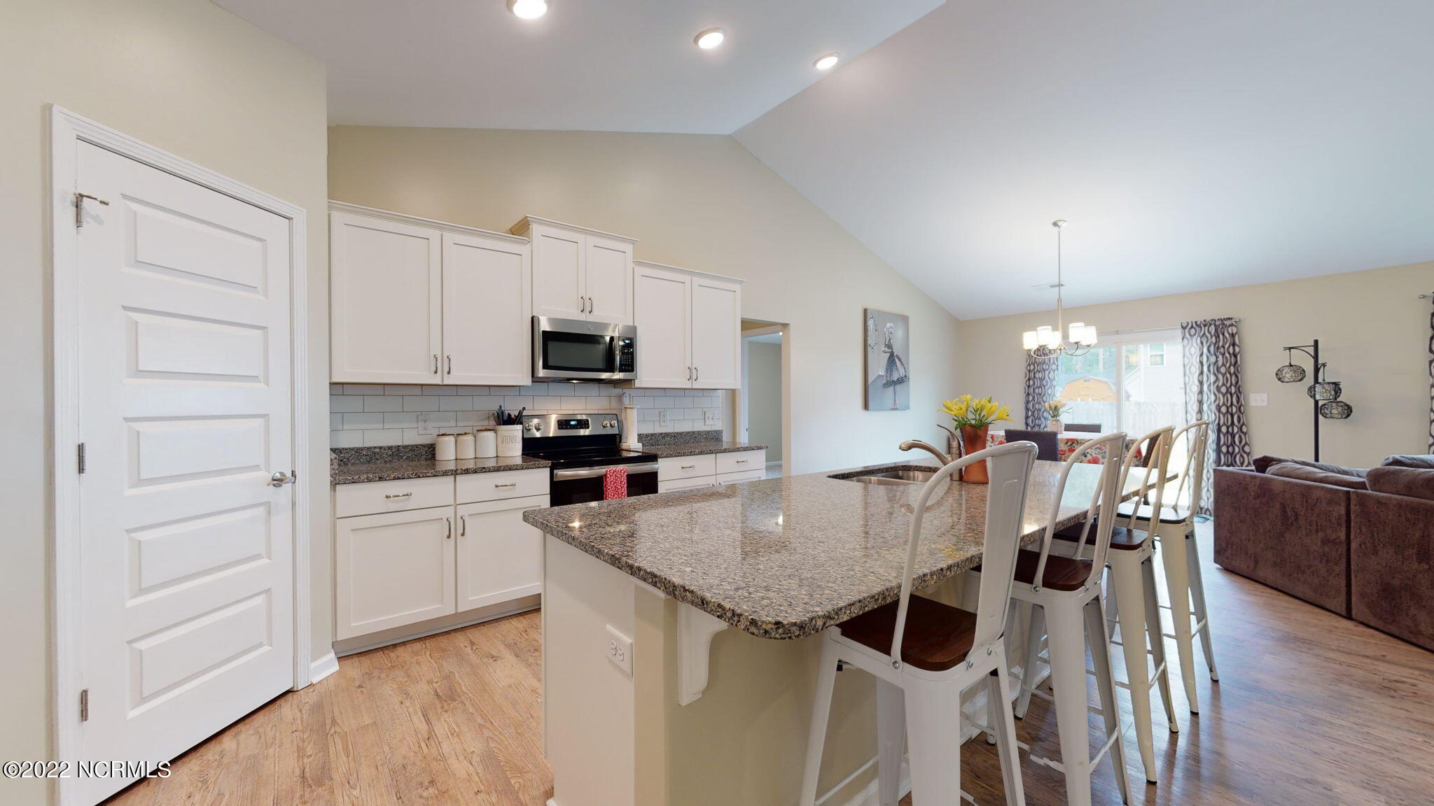 112 Station Yard Road New Bern, NC 28562 - Photo 6 of 29 Kitchen/ pantry door