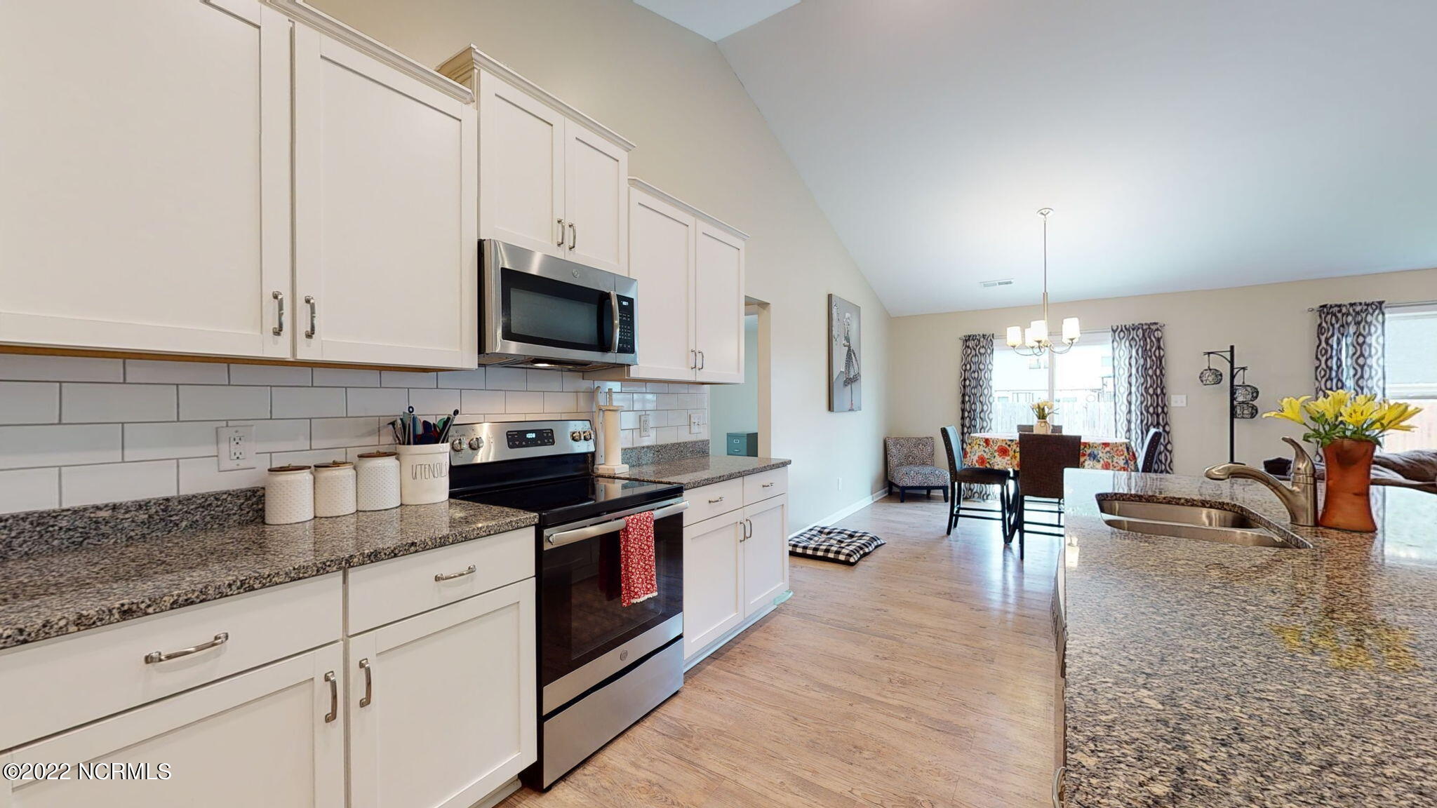 112 Station Yard Road New Bern, NC 28562 - Photo 8 of 29 Kitchen
