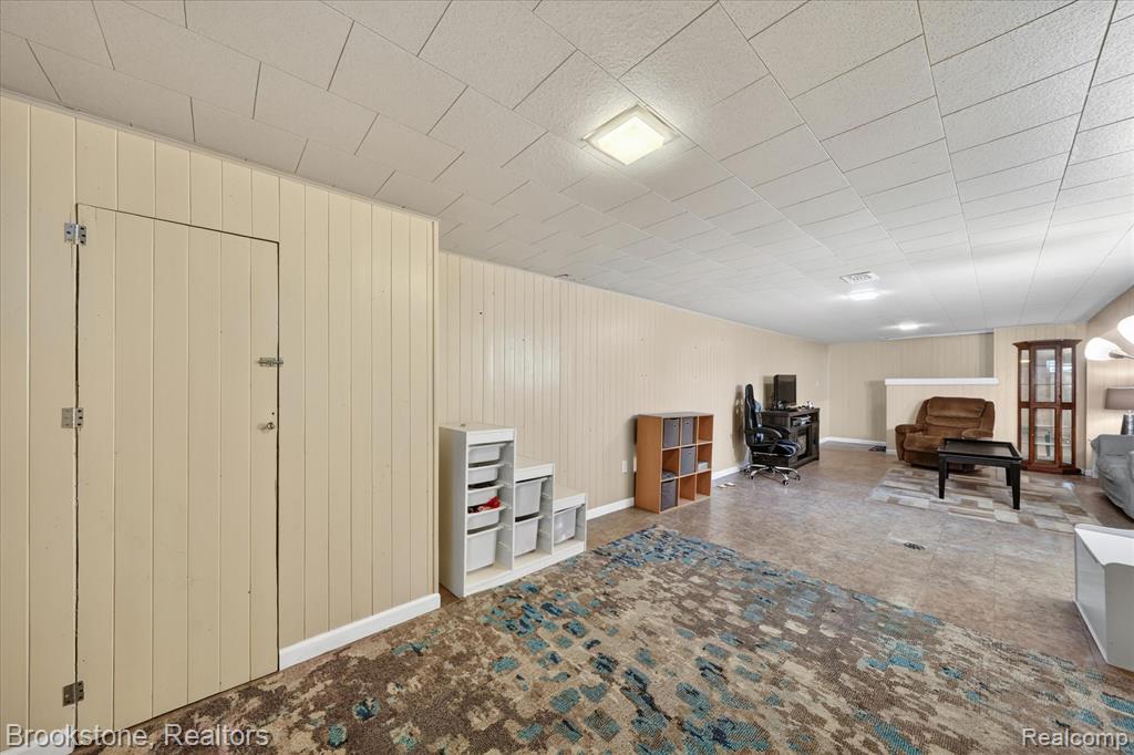 23784 Linne Street Clinton Township, MI 48035 - Photo 33 of 45
