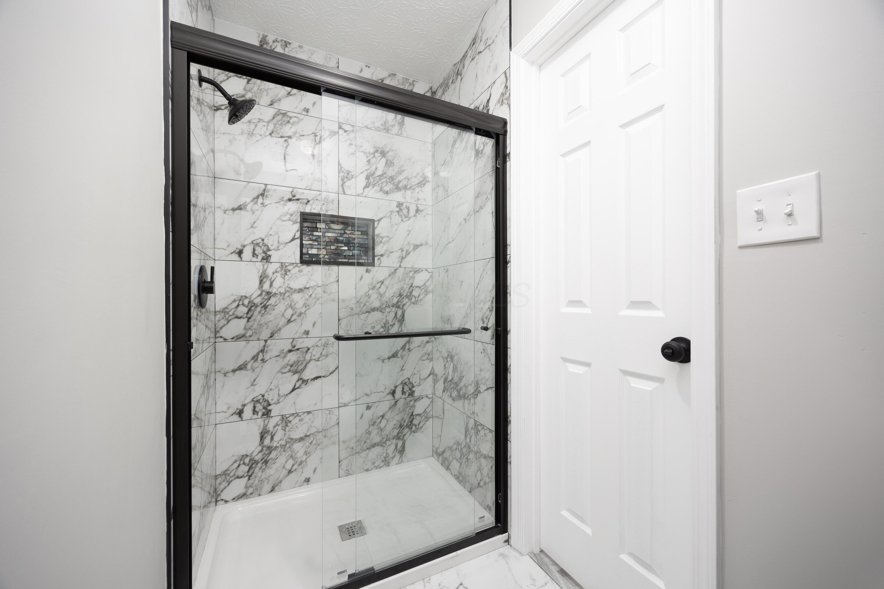 4933 Dunlap Road Columbus, OH 43229 - Photo 28 of 42 IMG_5576