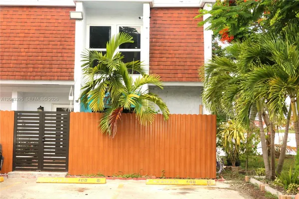 $449,000 | 400 Northwest 107th Avenue, Unit 10C, Miami, FL 33172