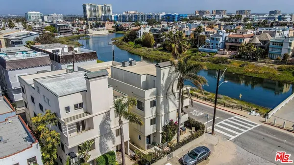 $9,500 | 29 Lighthouse Street, Unit 2, Venice, CA 90292