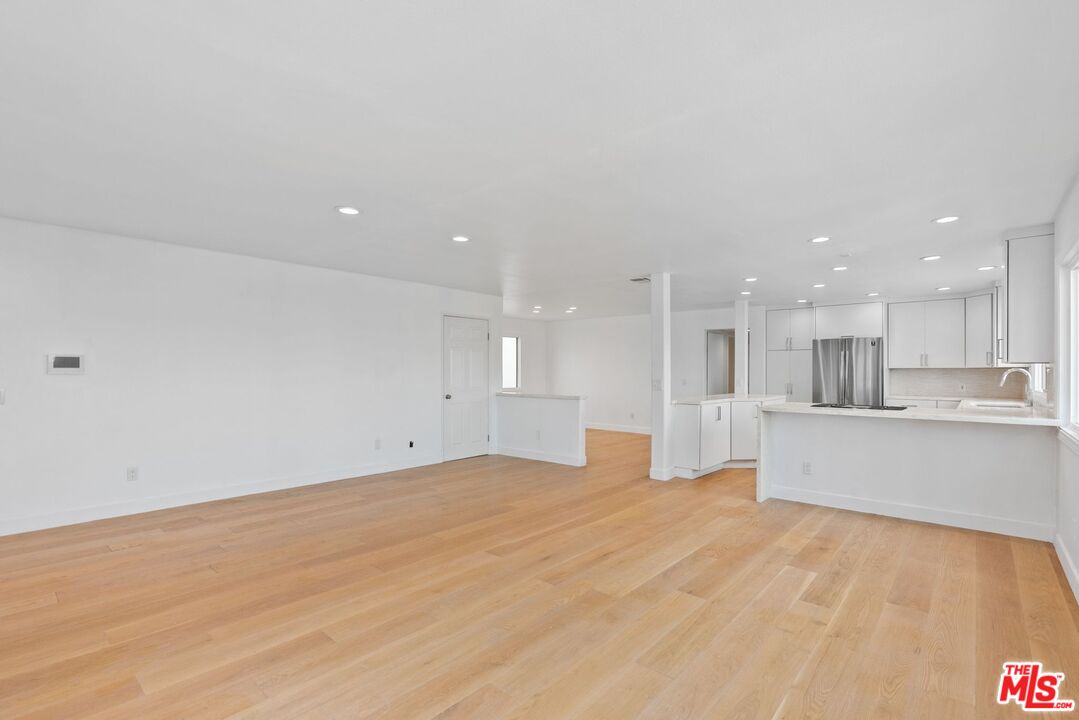 29 Lighthouse Street, Unit 2 Marina del Rey, CA 90292 - Photo 13 of 38